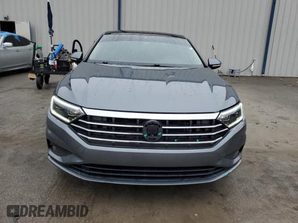 ✅ 2019 Volkswagen Jetta SEL Premium • VIN: 3VWGB7BU8KM201806 • Lot: 88099975. Listed on Copart with 18,530 mi. Free auction sales archive from the USA and detailed vehicle history report at DreamBid. Image 5.