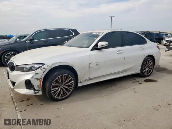 2023 BMW 3 Series 330i xDrive z VIN 3MW89FF01P8D57221, wystawiony jako Copart lot #71742965 z przebiegiem 44 395 mil mil oraz Szkoda całkowita • Salvage title. Historia ofert i sprzedaży dostępna na DreamBid. Obrazek 1.