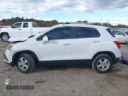 ✅ 2020 Chevrolet Trax LT • VIN: KL7CJPSB5LB000700 • Lot: 43531707. Wystawiony na IAAI z przebiegiem 28 920 mil. Bezpłatny archiwum sprzedaży aukcyjnych z USA i szczegółowy raport historii pojazdu na DreamBid. Zdjęcie 14.
