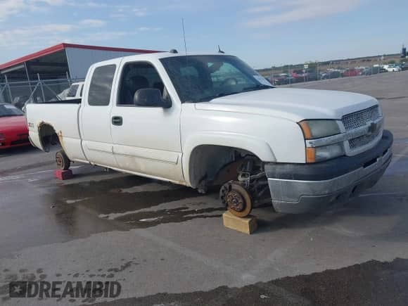 2005 Chevrolet Silverado 1500 Z71 z VIN 1GCEK19Z45Z332906, wystawiony jako IAAI lot #43412102 z przebiegiem 239 606 mil mil oraz . Historia ofert i sprzedaży dostępna na DreamBid. Obrazek 1.