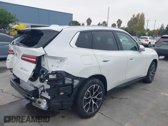 ✅ 2025 BMW X3 30 xDrive • VIN: 5UX53GP09S9009255 • Lot: 43549750. Wystawiony na IAAI z przebiegiem 3 483 mil. Bezpłatny archiwum sprzedaży aukcyjnych z USA i szczegółowy raport historii pojazdu na DreamBid. Zdjęcie 4.