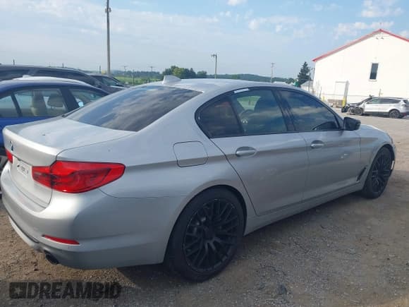 ✅ 2019 BMW 5 Series 530i xDrive • VIN: WBAJA7C55KG910400 • Lot: 42850313. Listed on IAAI with 50,566 mi. Free auction sales archive from the USA and detailed vehicle history report at DreamBid. Image 13.