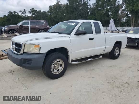 2008 Dodge Dakota ST z VIN 1D7HE22K98S558398, wystawiony jako Copart lot #86100785 z przebiegiem 199 816 mil mil oraz Szkoda całkowita • Salvage title. Historia ofert i sprzedaży dostępna na DreamBid. Obrazek 1.