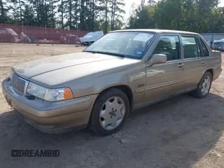 ✅ 1995 Volvo 960 • VIN: YV1KS9611S1057614 • Lot: 43521730. Wystawiony na IAAI z przebiegiem 154 648 mil. Bezpłatny archiwum sprzedaży aukcyjnych z USA i szczegółowy raport historii pojazdu na DreamBid. Zdjęcie 2.