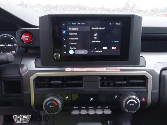 ✅ 2024 Toyota Tacoma TRD Sport • VIN: 3TMLB5JN5RM083921 • Lot: 43628715. Listed on IAAI with 18,380 mi. Free auction sales archive from the USA and detailed vehicle history report at DreamBid. Image 19.