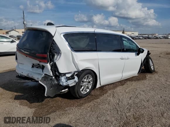 ✅ 2026 Chrysler Pacifica Select • VIN: 2C4RC1BGXTR167555 • Лот: 90015155. Опубликован ранее на Copart с пробегом 5 127 миль. Бесплатный доступ к архиву аукционных продаж из США и подробный отчёт об истории автомобиля на DreamBid. Изображение 3.