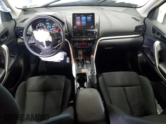 ✅ 2023 Mitsubishi Eclipse Cross LE • VIN: JA4ATVAA7PZ052094 • Lot: 71623595. Wystawiony na Copart z przebiegiem 21 764 mil. Bezpłatny archiwum sprzedaży aukcyjnych z USA i szczegółowy raport historii pojazdu na DreamBid. Zdjęcie 8.