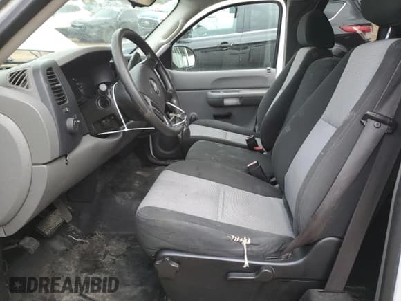 ✅ 2009 Chevrolet Silverado 1500 Work Truck • VIN: 1GCEC19CX9Z189149 • Lot: 42517345. Wystawiony na Copart z przebiegiem 241 895 mil. Bezpłatny archiwum sprzedaży aukcyjnych z USA i szczegółowy raport historii pojazdu na DreamBid. Zdjęcie 7.