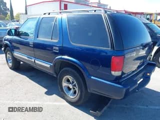 ✅ 2000 Chevrolet Blazer LT • VIN: 1GNCS13W6Y2328981 • Lot: 42945582. Wystawiony na IAAI z przebiegiem 80 227 mil. Bezpłatny archiwum sprzedaży aukcyjnych z USA i szczegółowy raport historii pojazdu na DreamBid. Zdjęcie 3.