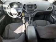 ✅ 2019 Jeep Cherokee Latitude • VIN: 1C4PJMCXXKD331384 • Lot: 86657665. Listed on Copart with 123,045 mi. Free auction sales archive from the USA and detailed vehicle history report at DreamBid. Image 8.