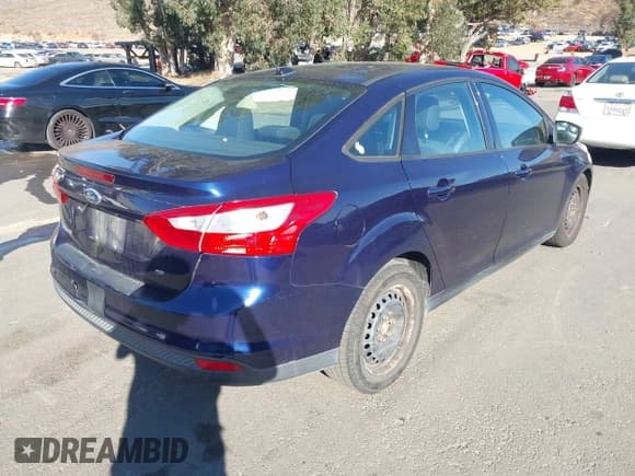 ✅ 2012 Ford Focus SE • VIN: 1FAHP3F22CL140228 • Лот: 43481828. Опубликован ранее на IAAI с пробегом 199 937 миль. Бесплатный доступ к архиву аукционных продаж из США и подробный отчёт об истории автомобиля на DreamBid. Изображение 4.