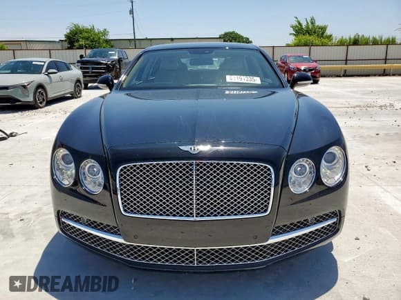✅ 2014 Bentley Flying Spur • VIN: SCBEC9ZA8EC088818 • Lot: 61191335. Wystawiony na Copart z przebiegiem 26 781 mil. Bezpłatny archiwum sprzedaży aukcyjnych z USA i szczegółowy raport historii pojazdu na DreamBid. Zdjęcie 5.