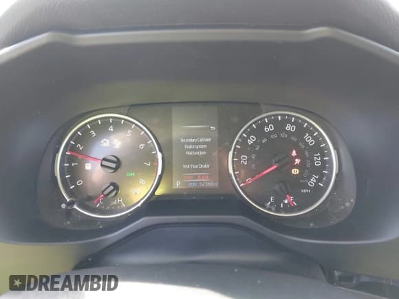 ✅ 2022 Toyota RAV4 XLE • VIN: 2T3P1RFV8NW318941 • Lot: 43601557. Wystawiony na IAAI z przebiegiem 52 360 mil. Bezpłatny archiwum sprzedaży aukcyjnych z USA i szczegółowy raport historii pojazdu na DreamBid. Zdjęcie 7.