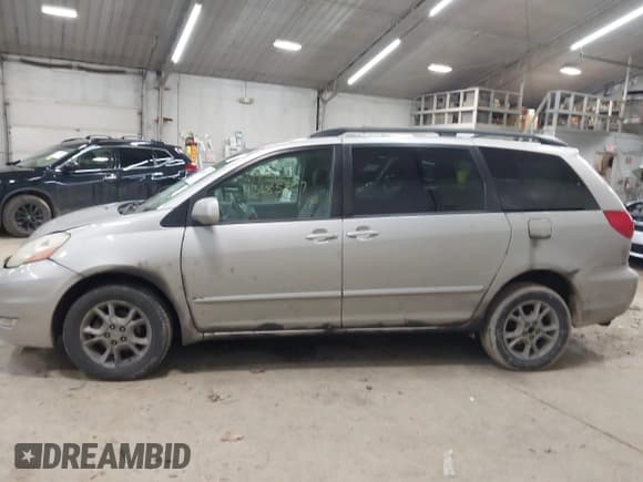 ✅ 2006 Toyota Sienna XLE Limited • VIN: 5TDBA22C16S056608 • Lot: 43685577. Wystawiony na IAAI z przebiegiem Nie podano. Bezpłatny archiwum sprzedaży aukcyjnych z USA i szczegółowy raport historii pojazdu na DreamBid. Zdjęcie 13.