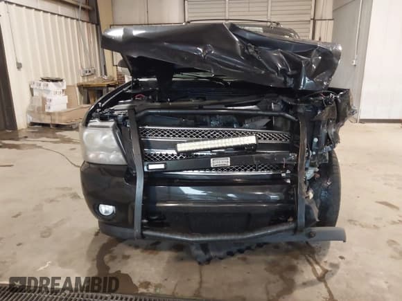 ✅ 2011 Chevrolet Suburban LT • VIN: 1GNSKJE35BR243708 • Лот: 41718525. Опубликован ранее на IAAI с пробегом 216 145 миль. Бесплатный доступ к архиву аукционных продаж из США и подробный отчёт об истории автомобиля на DreamBid. Изображение 12.