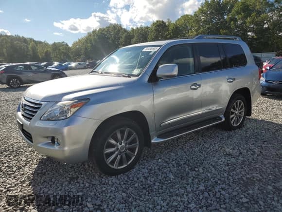 ✅ 2011 Lexus LX 570 • VIN: JTJHY7AX2B4080801 • Lot: 84430685. Wystawiony na Copart z przebiegiem 252 151 mil. Bezpłatny archiwum sprzedaży aukcyjnych z USA i szczegółowy raport historii pojazdu na DreamBid. Zdjęcie 1.