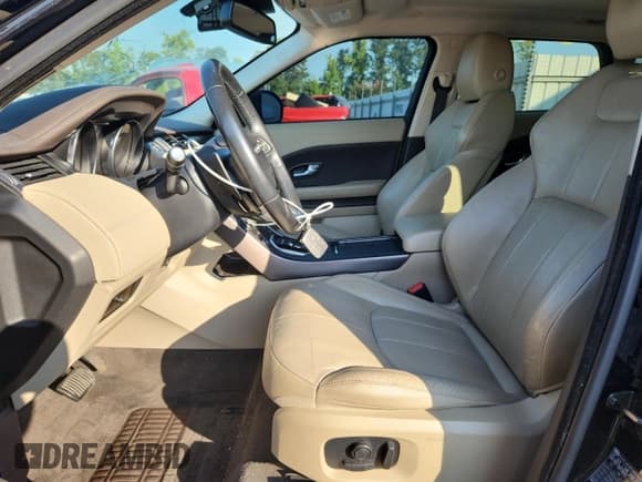 ✅ 2018 Land Rover Range Rover Evoque SE • VIN: SALVP2RX5JH322884 • Лот: 62871335. Опубликован ранее на Copart с пробегом 61 414 миль. Бесплатный доступ к архиву аукционных продаж из США и подробный отчёт об истории автомобиля на DreamBid. Изображение 7.