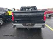 ✅ 2019 Chevrolet Silverado 1500 LT • VIN: 3GCPYDEK7KG138139 • Lot: 43720288. Wystawiony na IAAI z przebiegiem 97 800 mil. Bezpłatny archiwum sprzedaży aukcyjnych z USA i szczegółowy raport historii pojazdu na DreamBid. Zdjęcie 17.