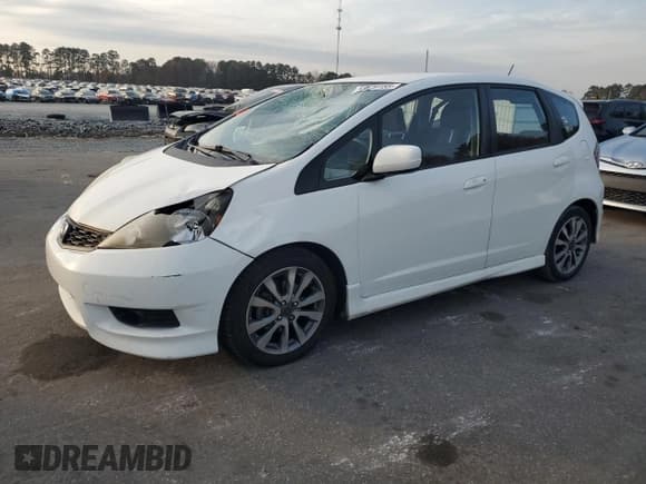 ✅ 2013 Honda Fit Sport • VIN: JHMGE8H54DC055844 • Лот: 93629155. Опубликован ранее на Copart с пробегом 216 664 миль. Бесплатный доступ к архиву аукционных продаж из США и подробный отчёт об истории автомобиля на DreamBid. Изображение 1.