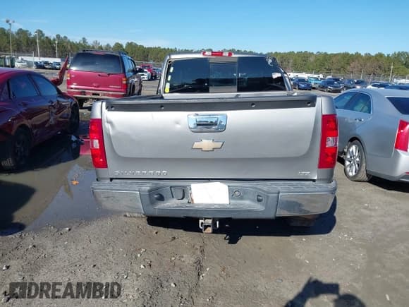 ✅ 2009 Chevrolet Silverado 1500 • VIN: 2GCEC39J891109818 • Lot: 41302124. Wystawiony na IAAI z przebiegiem Nie podano. Bezpłatny archiwum sprzedaży aukcyjnych z USA i szczegółowy raport historii pojazdu na DreamBid. Zdjęcie 16.