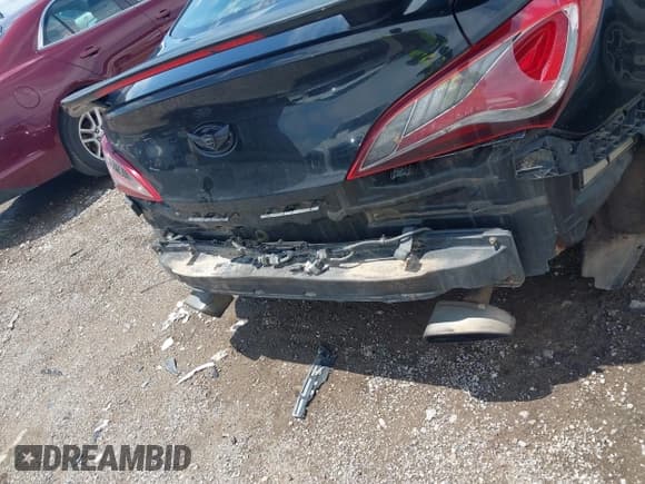 ✅ 2014 Hyundai Genesis Coupe Ultimate • VIN: KMHHU6KJ7EU115559 • Lot: 42432621. Wystawiony na IAAI z przebiegiem Nie podano. Bezpłatny archiwum sprzedaży aukcyjnych z USA i szczegółowy raport historii pojazdu na DreamBid. Zdjęcie 6.