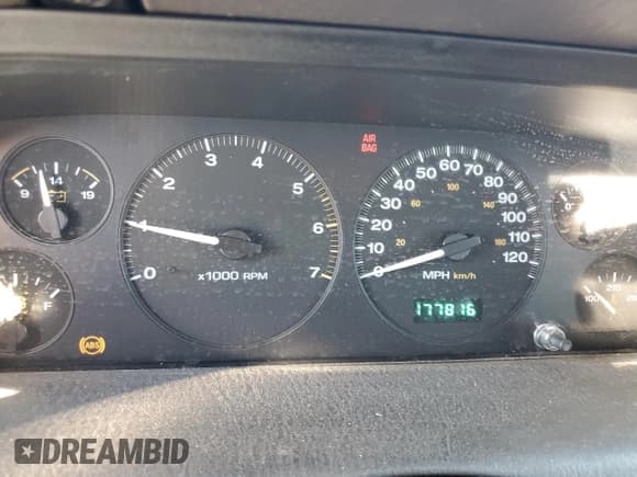 ✅ 1999 Jeep Grand Cherokee Laredo • VIN: 1J4GW58S9XC723378 • Lot: 90095705. Listed on Copart with 177,816 mi. Free auction sales archive from the USA and detailed vehicle history report at DreamBid. Image 9.