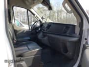 ✅ 2023 Ford Transit Cargo • VIN: 1FTBR3U88PKB01785 • Lot: 41681093. Wystawiony na IAAI z przebiegiem 47 672 mil. Bezpłatny archiwum sprzedaży aukcyjnych z USA i szczegółowy raport historii pojazdu na DreamBid. Zdjęcie 5.
