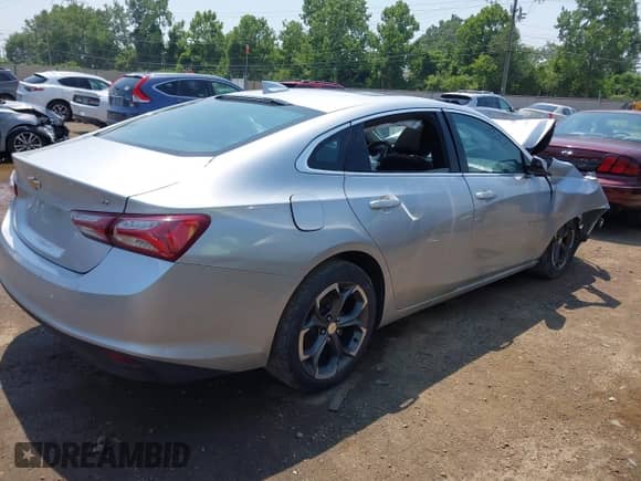 2021 Chevrolet Malibu LT z VIN 1G1ZD5ST4MF062111, wystawiony jako IAAI lot #42914332 z przebiegiem Nie podano mil oraz . Historia ofert i sprzedaży dostępna na DreamBid. Obrazek 4.