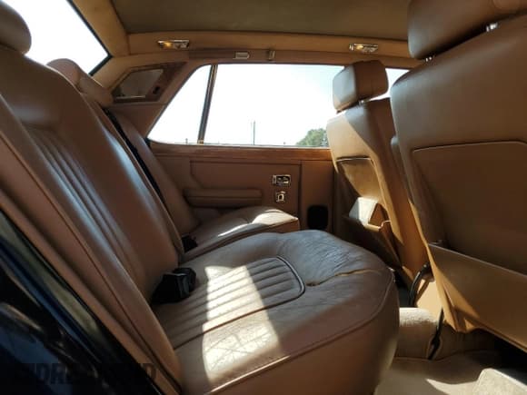 ✅ 1986 Rolls-Royce Silver Spirit • VIN: SCAZS42A9GCX14174 • Lot: 82251525. Listed on Copart with 95,115 mi. Free auction sales archive from the USA and detailed vehicle history report at DreamBid. Image 10.