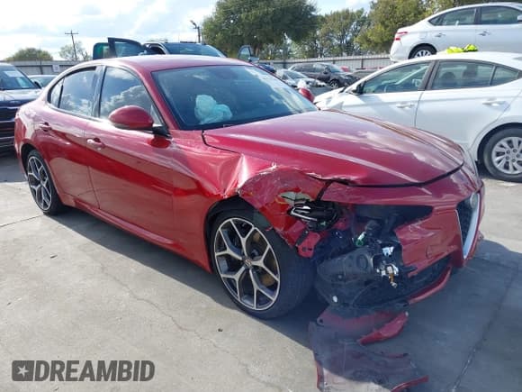 ✅ 2018 Alfa Romeo Giulia Ti Sport • VIN: ZARFAEEN6J7577932 • Лот: 43370364. Опубликован ранее на IAAI с пробегом 52 651 миль. Бесплатный доступ к архиву аукционных продаж из США и подробный отчёт об истории автомобиля на DreamBid. Изображение 1.