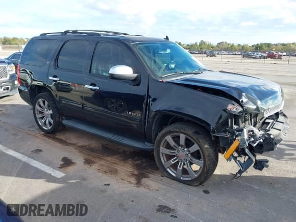 ✅ 2013 Chevrolet Tahoe LT • VIN: 1GNSCBE01DR281366 • Lot: 38195395. Wystawiony na IAAI z przebiegiem 135 322 mil. Bezpłatny archiwum sprzedaży aukcyjnych z USA i szczegółowy raport historii pojazdu na DreamBid. Zdjęcie 14.