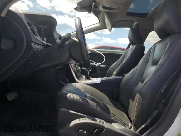 ✅ 2015 Volvo V60 T5 Premier • VIN: YV1612SK9F1267801 • Lot: 64471075. Listed on Copart with 177,669 mi. Free auction sales archive from the USA and detailed vehicle history report at DreamBid. Image 7.