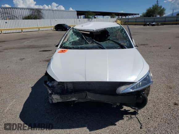 2020 Hyundai Elantra SE z VIN 5NPD74LF5LH593138, wystawiony jako Copart lot #71326095 z przebiegiem Nie podano mil oraz Szkoda całkowita • Salvage title. Historia ofert i sprzedaży dostępna na DreamBid. Obrazek 5.
