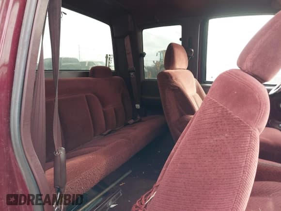 ✅ 1996 GMC Sierra 1500 • VIN: 2GTEC19R8T1553685 • Lot: 41503682. Wystawiony na IAAI z przebiegiem 238 634 mil. Bezpłatny archiwum sprzedaży aukcyjnych z USA i szczegółowy raport historii pojazdu na DreamBid. Zdjęcie 8.