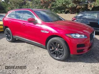 ✅ 2019 Jaguar F-Pace 25t Premium • VIN: SADCJ2GX7KA367844 • Lot: 43490679. Wystawiony na IAAI z przebiegiem 80 486 mil. Bezpłatny archiwum sprzedaży aukcyjnych z USA i szczegółowy raport historii pojazdu na DreamBid. Zdjęcie 1.