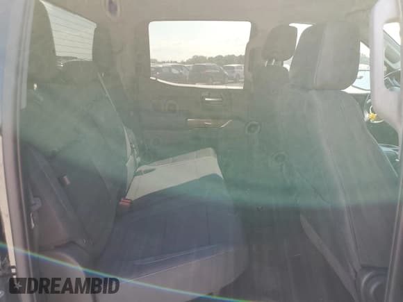 ✅ 2019 Chevrolet Silverado 1500 RST • VIN: 3GCUYEED3KG310628 • Lot: 68531034. Wystawiony na Copart z przebiegiem 70 723 mil. Bezpłatny archiwum sprzedaży aukcyjnych z USA i szczegółowy raport historii pojazdu na DreamBid. Zdjęcie 10.