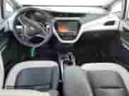 2017 Chevrolet Bolt EV Premier z VIN 1G1FX6S0XH4163760, wystawiony jako Copart lot #79976583 z przebiegiem 45 210 mil mil oraz . Historia ofert i sprzedaży dostępna na DreamBid. Obrazek 8.