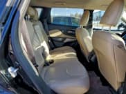 ✅ 2018 Jeep Cherokee Limited • VIN: 1C4PJMDB9JD564576 • Lot: 95534675. Wystawiony na Copart z przebiegiem 72 463 mil. Bezpłatny archiwum sprzedaży aukcyjnych z USA i szczegółowy raport historii pojazdu na DreamBid. Zdjęcie 11.