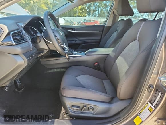 ✅ 2024 Toyota Camry LE • VIN: 4T1R11AK9RU252888 • Лот: 82572425. Опубликован ранее на Copart с пробегом 65 119 миль. Бесплатный доступ к архиву аукционных продаж из США и подробный отчёт об истории автомобиля на DreamBid. Изображение 7.