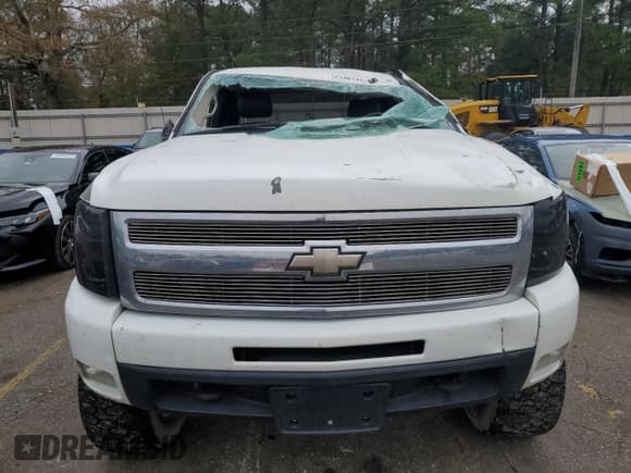 ✅ 2010 Chevrolet Silverado 1500 • VIN: 1GCSKTE27AZ136251 • Lot: 70200014. Wystawiony na Copart z przebiegiem 195 243 mil. Bezpłatny archiwum sprzedaży aukcyjnych z USA i szczegółowy raport historii pojazdu na DreamBid. Zdjęcie 5.