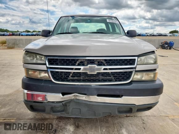 ✅ 2006 Chevrolet Silverado 2500HD Work Truck • VIN: 1GCHC23U66F225095 • Лот: 81761925. Опубликован ранее на Copart с пробегом 355 706 миль. Бесплатный доступ к архиву аукционных продаж из США и подробный отчёт об истории автомобиля на DreamBid. Изображение 5.
