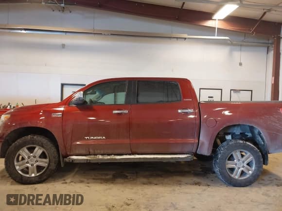 ✅ 2010 Toyota Tundra Limited • VIN: 5TFHW5F17AX135564 • Lot: 41417054. Wystawiony na IAAI z przebiegiem 159 345 mil. Bezpłatny archiwum sprzedaży aukcyjnych z USA i szczegółowy raport historii pojazdu na DreamBid. Zdjęcie 14.