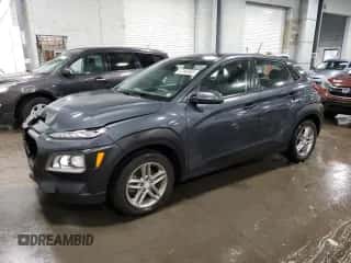 2020 Hyundai Kona SE с VIN KM8K1CAA0LU438041, выставлен на аукционе Copart как лот 37193543 с пробегом 38 974 миль миль и . История ставок и продаж доступна на DreamBid. Изображение 1.