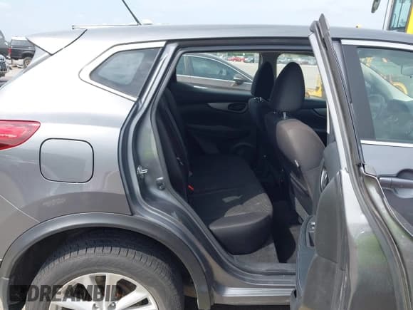 ✅ 2019 Nissan Rogue S • VIN: JN1BJ1CRXKW620573 • Lot: 43135329. Wystawiony na IAAI z przebiegiem 95 555 mil. Bezpłatny archiwum sprzedaży aukcyjnych z USA i szczegółowy raport historii pojazdu na DreamBid. Zdjęcie 8.