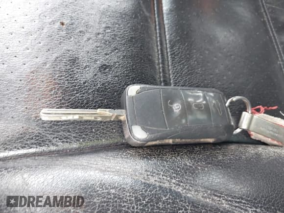 ✅ 2008 Porsche Cayenne • VIN: WP1AA29P48LA07412 • Lot: 42362545. Wystawiony na IAAI z przebiegiem 201 813 mil. Bezpłatny archiwum sprzedaży aukcyjnych z USA i szczegółowy raport historii pojazdu na DreamBid. Zdjęcie 11.