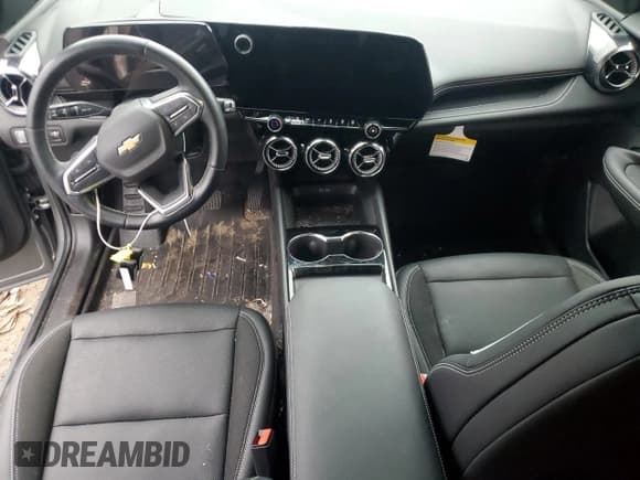 ✅ 2024 Chevrolet Blazer EV eAWD LT • VIN: 3GNKDBRJ8RS256064 • Lot: 84006735. Wystawiony na Copart z przebiegiem 17 656 mil. Bezpłatny archiwum sprzedaży aukcyjnych z USA i szczegółowy raport historii pojazdu na DreamBid. Zdjęcie 8.