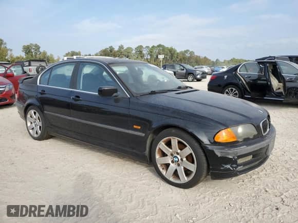 1999 BMW 3 Series 328i z VIN WBAAM5338XFR10964, wystawiony jako Copart lot #89660145 z przebiegiem 171 018 mil mil oraz Czysty tytuł • Clean title. Historia ofert i sprzedaży dostępna na DreamBid. Obrazek 4.