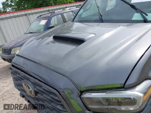 ✅ 2020 Toyota Tacoma SR5 • VIN: 3TMAZ5CN6LM120420 • Lot: 42275238. Listed on IAAI with 52,688 mi. Free auction sales archive from the USA and detailed vehicle history report at DreamBid. Image 10.