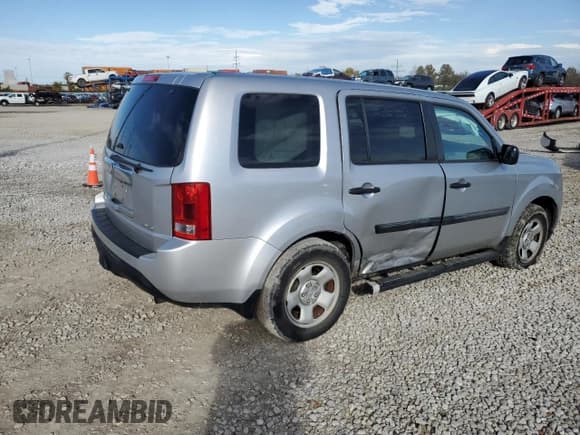 ✅ 2015 Honda Pilot LX • VIN: 5FNYF4H27FB021940 • Lot: 91268345. Wystawiony na Copart z przebiegiem 131 567 mil. Bezpłatny archiwum sprzedaży aukcyjnych z USA i szczegółowy raport historii pojazdu na DreamBid. Zdjęcie 3.