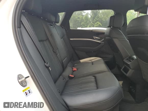 ✅ 2022 Audi e-tron Chronos • VIN: WA1VABGE2NB024953 • Лот: 60561975. Опубликован ранее на Copart с пробегом 30 503 миль. Бесплатный доступ к архиву аукционных продаж из США и подробный отчёт об истории автомобиля на DreamBid. Изображение 11.